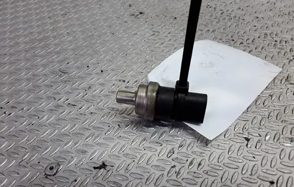 Coolant temperature sensor