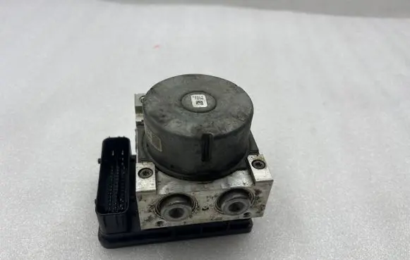 Ford Mondeo MK V ABS Pump EG9C2C405EG