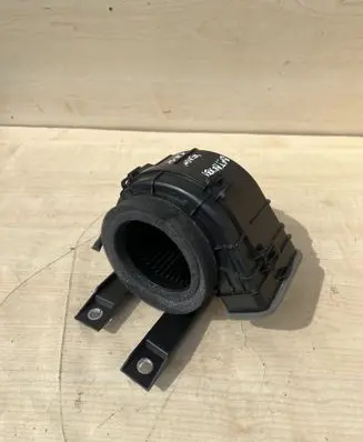 Toyota C-HR I Hybrid/electric vehicle battery fan G923047080 BASF510B03
