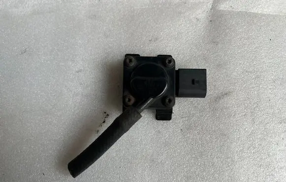 BMW 3 E90 E91 Exhaust gas pressure sensor 1362778921903