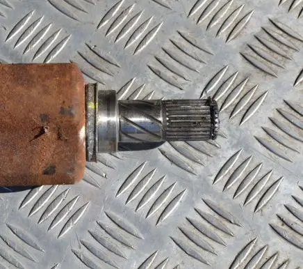 Nissan Note (E11) Front driveshaft 39268WD200