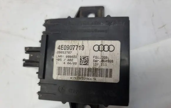 Audi A8 S8 D3 4E Alarm control unit/module 4E0907719 ALARMU