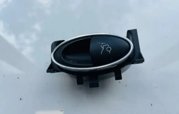 Mercedes-Benz E W211 Tailgate opening switch 501c034369200 501c0343-692-00