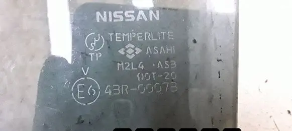 Nissan Murano Z50 Front door window glass four-door 43r00073