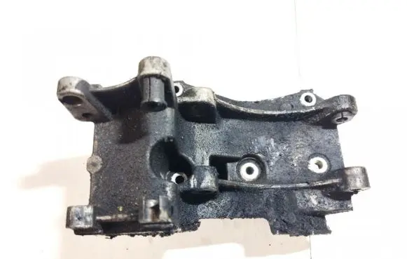 Peugeot 806 Engine mounting bracket 9643834880 96348179