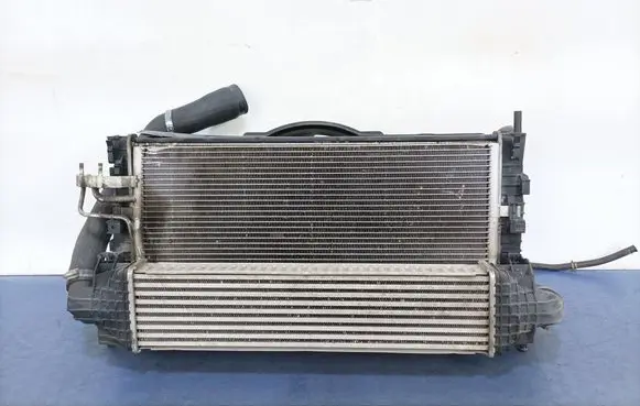 Ford Focus Coolant radiator 