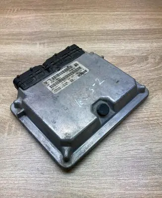 Opel Vectra B Engine control unit/module ECU 90508986 0281001633