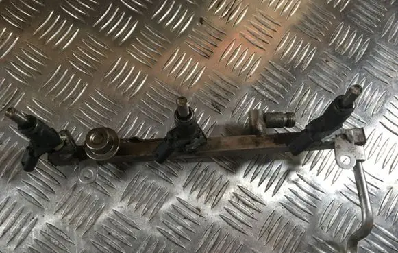 Mercedes-Benz CLS C219 Fuel injector A2720700995 A2720780249 6055A02713