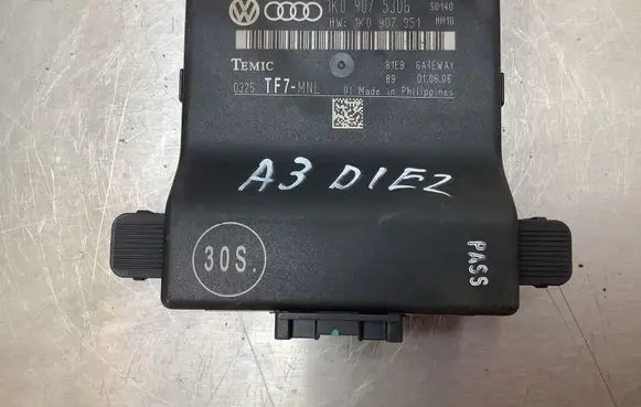 Audi A3 S3 8P Gateway control module 1K0907530G 0325 1K0907951