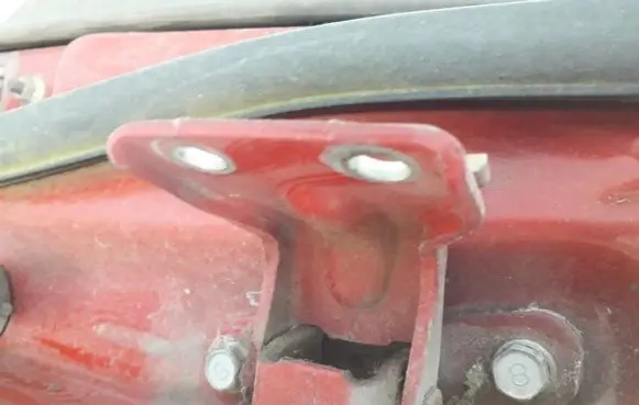 Mazda 626 Rear door lower hinge