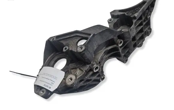 Volkswagen PASSAT CC Generator/alternator bracket 03L903143D