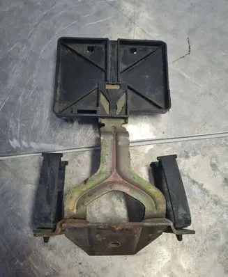 Volkswagen Transporter - Caravelle T4 Battery bracket 7D0915303A