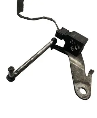 Headlight/headlamp level sensor