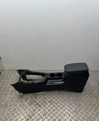 KIA Ceed Center console 84636J7000 84626J7000 3565738