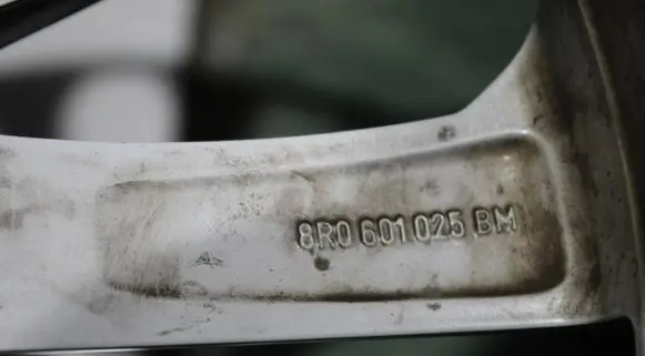 Audi Q5 SQ5 R18 alloy rim 8R0601025BM