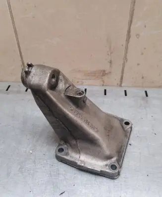 Mercedes-Benz C W202 Engine mounting bracket 1112230904