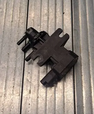 Citroen DS5 Turbo solenoid valve 9674084680 3023935 0191220821