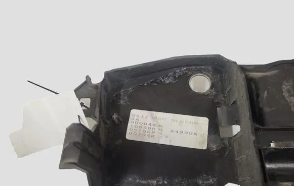 Renault Megane III Radiator support slam panel 64990R