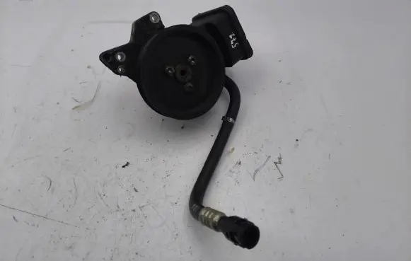 BMW 5 E60 E61 Power steering pump 7693974