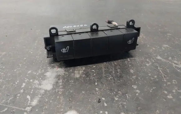 Mercedes-Benz A W169 Seat heating switch 1698208510
