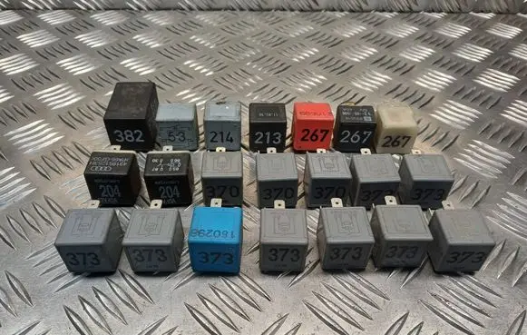 Audi A4 S4 B5 8D Other relay 4D0907131 141951253B 443951253K