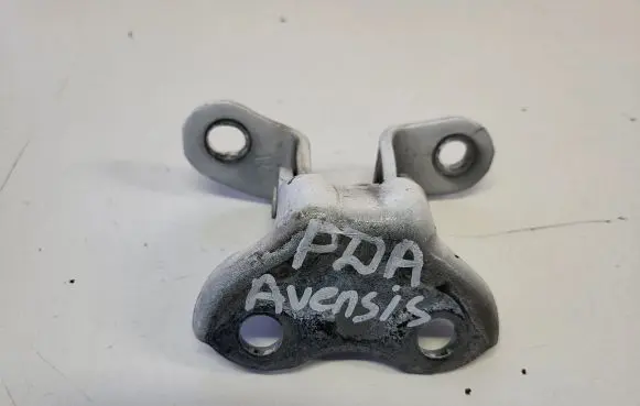 Toyota Avensis T270 Front door lower hinge 