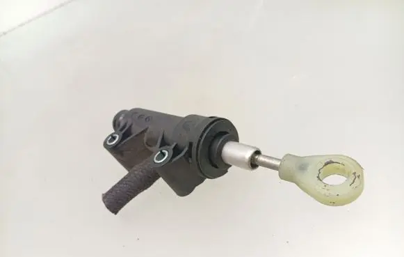 BMW 1 E81 E87 Clutch master cylinder 6773670