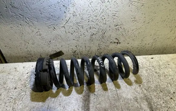 Chrysler 300C Rear coil spring