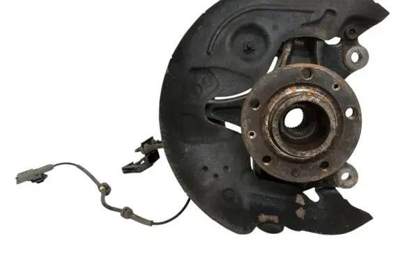 Peugeot 308 Front wheel hub spindle knuckle