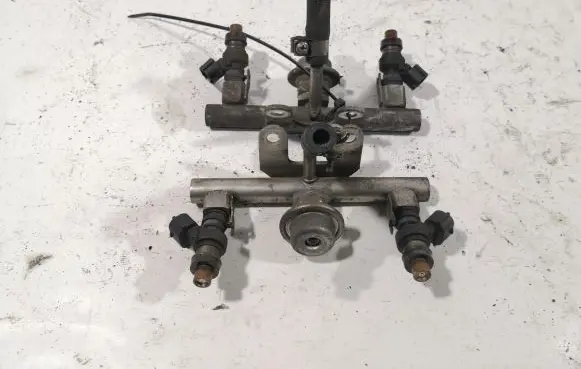 Subaru Impreza II Fuel injectors set 
