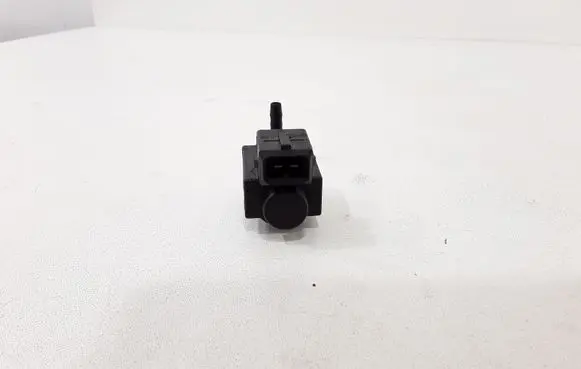 BMW 5 E60 E61 Vacuum valve 