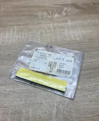 Mercedes-Benz E W211 Other trunk/boot trim element A2116910197