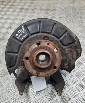 Skoda Octavia Mk2 (1Z) Front wheel hub