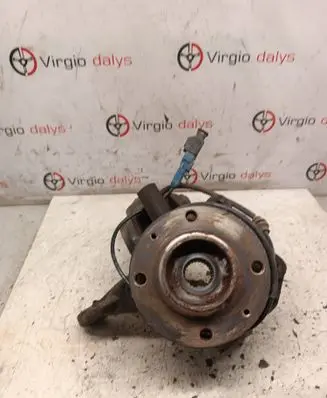 Citroen C3 Picasso Front wheel hub