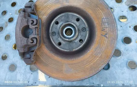 Citroen DS4 Front wheel hub spindle knuckle 