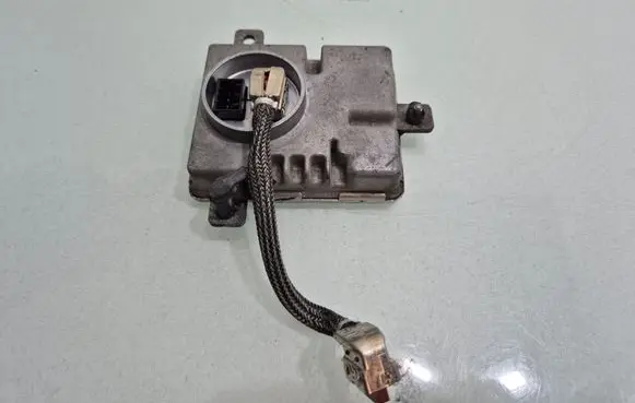 Porsche Macan (95B) Headlight ballast module Xenon 99161832303