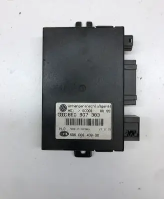 Audi A4 S4 B6 8E 8H Tow bar trailer control unit/module 8E0907383 5DS00840800