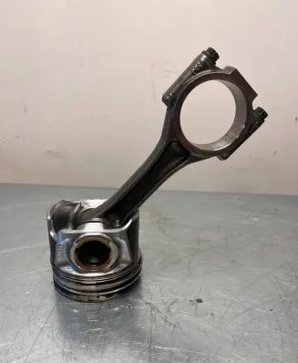 Volkswagen Transporter - Caravelle T5 Piston with connecting rod 81L91M041