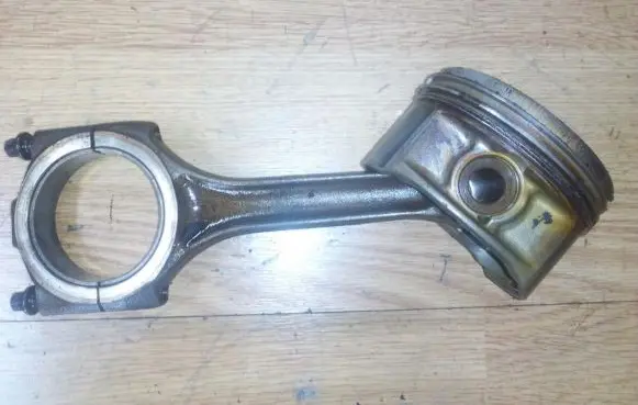 Audi A6 S6 C4 4A Piston with connecting rod bhs078