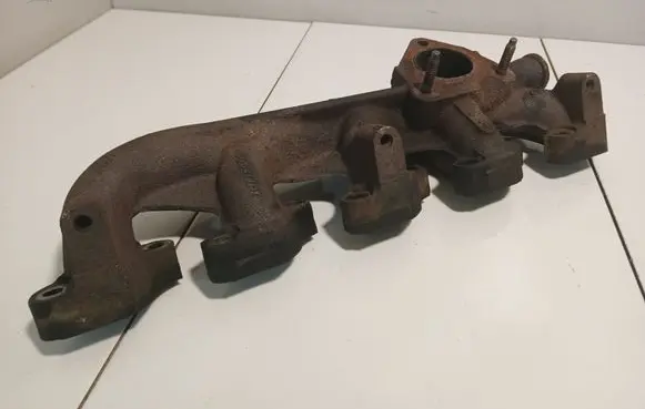 Volvo XC90 Exhaust manifold 30637757