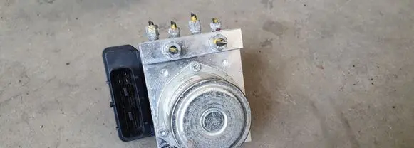 Nissan Leaf I (ZE0) ABS Pump TD8405 MAAN25070271
