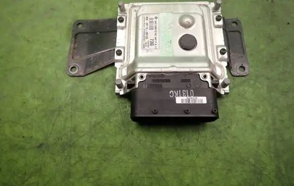 Hyundai i30 Engine control unit/module ECU 391122B125