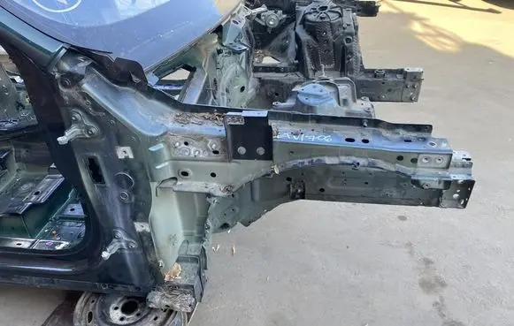 Jaguar F-Pace Front quarter panel 