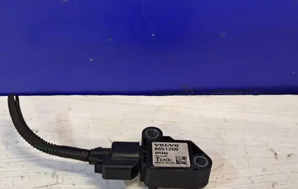 Volvo V50 Airbag deployment crash/impact sensor 8651200