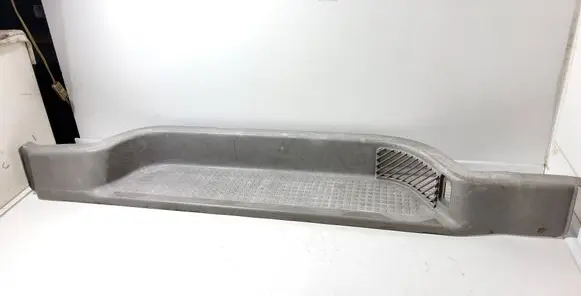 Volkswagen Transporter - Caravelle T4 Rear sill trim cover 701863726B 701863726C