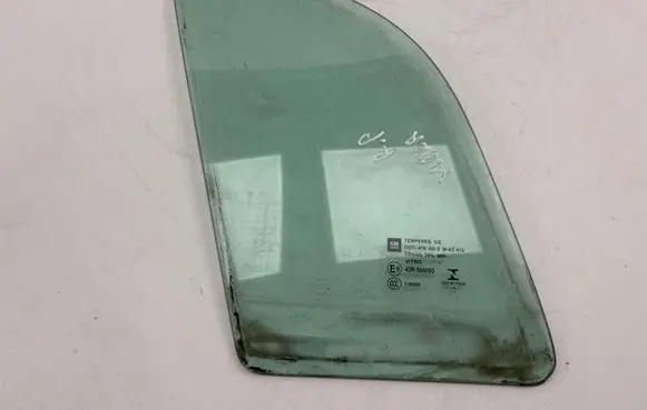 Opel Mokka Front door vent window glass four-door E000266 43R004583