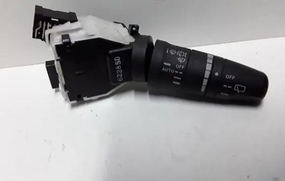 Nissan Note (E11) Wiper control stalk 6228SD