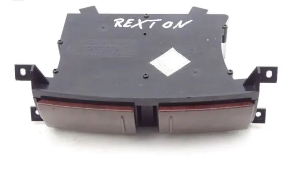Cup holder front