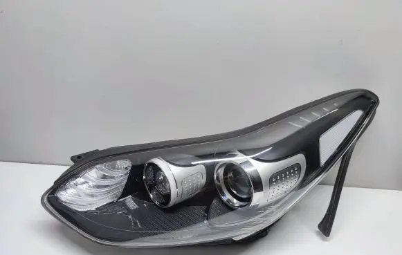 KIA Sportage Headlight/headlamp 92101F1010