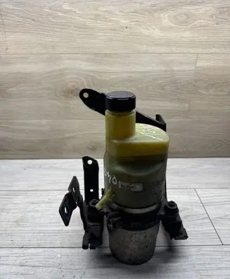 Volvo V50 Power steering pump 30741955 5N513K514A
